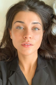 Photo of Eleni Young image size 572x858