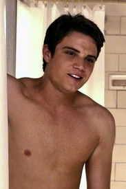 Photo of Cameron Deane Stewart image size 413x619