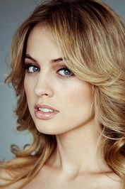 Photo of Yanina Studilina image size 400x600