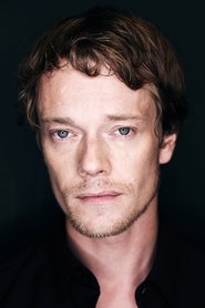 Photo of Alfie Allen image size 500x750