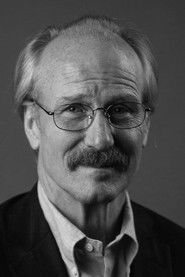 Photo of William Hurt image size 899x1348