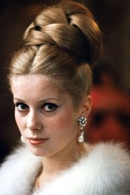 Photo of Catherine Deneuve image size 640x960