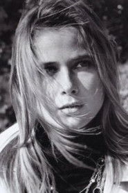 Photo of Laurence de Monaghan image size 1000x1500