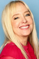 Photo of Holly Fulger image size 382x572