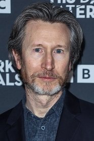 Photo of Jonathan Aris image size 910x1365