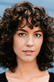 Photo of Kaylah Zander image size 452x678