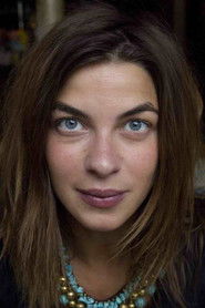 Photo of Natalia Tena image size 800x1200