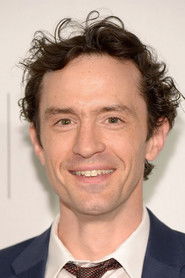 Photo of Nathan Darrow image size 1400x2100