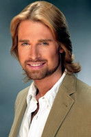 Photo of Sebastián Rulli image size 300x450