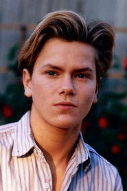 Photo of River Phoenix image size 1320x1981