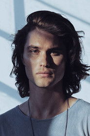 Photo of Chase Stokes image size 666x1000