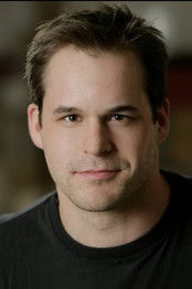 Photo of Kyle Bornheimer image size 394x592