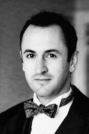 Photo of Stuart Walker image size 529x793