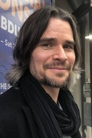 Photo of Hans Matheson image size 471x707