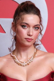 Photo of Afra Saraçoğlu image size 511x768