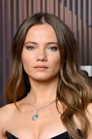 Photo of Freya Allan image size 1280x1920