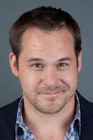 Photo of Kyle Bornheimer image size 486x730