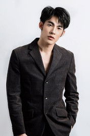 Photo of Phongsathorn Padungktiwong image size 400x600