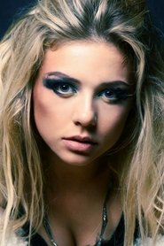 Photo of Tina Karol image size 600x900