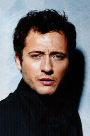 Photo of Yiğit Özşener image size 2000x3000