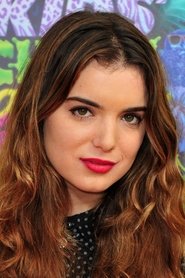Photo of Dylan Gelula image size 520x780