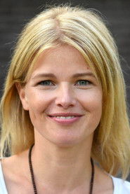 Photo of Mira Bartuschek image size 1200x1800