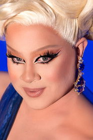 Photo of Nina West image size 960x1440