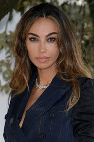 Photo of Mădălina Ghenea image size 1151x1727
