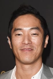 Leonardo Nam as Roy