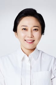 Kim Na-woon as Kang Chul's Mother