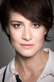 Maja Ostaszewska is Anna