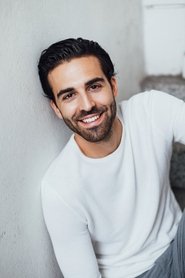 Niclas G. Icewood is Bottie Alex