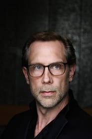 Alexander Wüst as Mike Kovac