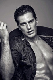 Manuel Vega 666x1000