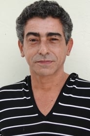 Claudio Jaborandy as Enésio