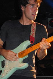 Photo de Jon Walker, qui joue Self / Bass and Vocals dans Panic! At The Disco: ...Live In Chicago