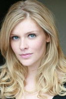 Perdita Avery as Felicity Hearn