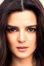 Profile picture of Clara Lago who plays Lola