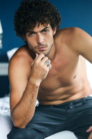 Luca Pougy as Ele mesmo