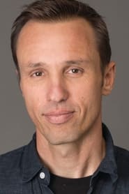 Markus Zusak headshot