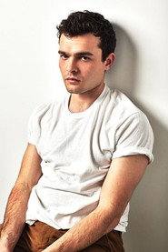 Alden Ehrenreich 564x845