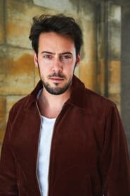 Dominik Raneburger as Simon Streininger