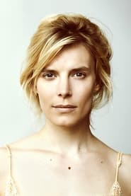 Sidsel Siem Koch is Louise