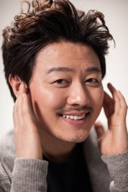Lee Dae-ho as Sunja's Father
