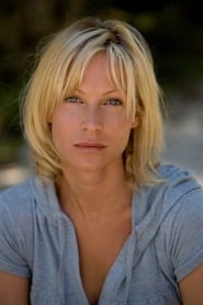 Rebecca Hampton is Céline Frémont