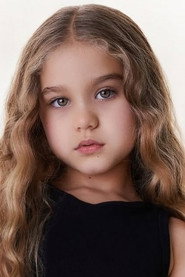 Maya Dias - Cast member in Quem Ama Cuida