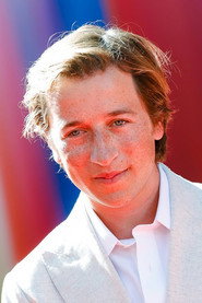 Skyler Gisondo photo 6