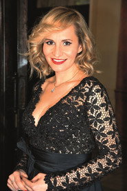 Monika Absolonová 900x1350