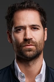 Profile picture of Manuel Garcia-Rulfo who plays Mickey Haller