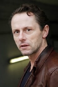 Peter Knaack as Arno Roehler